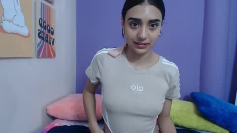 Snapshot of max_mymelody chatting on 02.18.26 max mymelody online show from 02.18.26