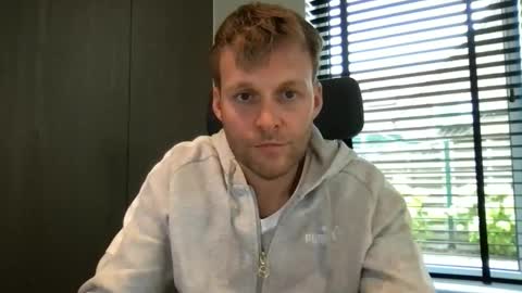 Max take off clothes online show from 10.07.25