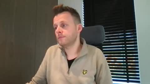 Max take off clothes online show from 11.13.25