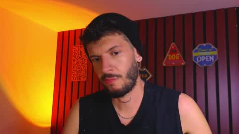 Snapshot of max_tayloor chatting on 10.21.25 Max Taylor online show from 10.21.25