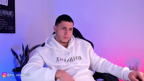 max_valiant1 online show from 03.10.26