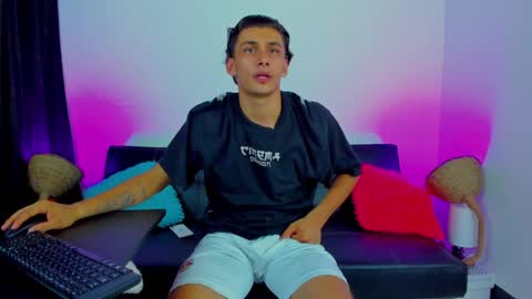 MAX     online show from 09.30.25