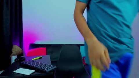 MAX     online show from 02.15.26