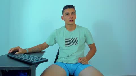 Snapshot of max_wild01 chatting on 06.15.26 MAX online show from 06.15.26