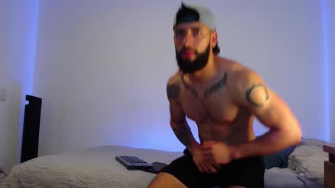 Snapshot of max_xl_ chatting on 10.02.25 max_xl_ online show from 10.02.25