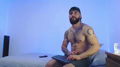 max_xl_ online show from 12.18.25