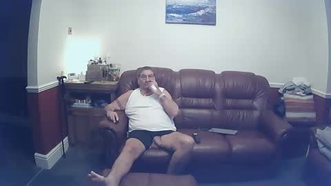 Snapshot of maxi_johnes chatting on 12.22.24 MAX online show from 12.22.24