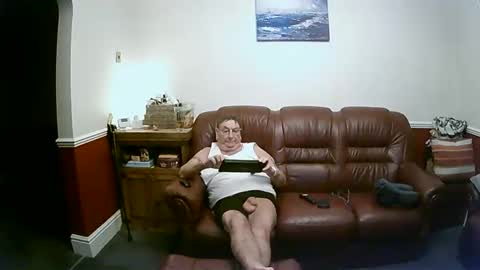 Snapshot of maxi_johnes chatting on 12.29.24 MAX online show from 12.29.24