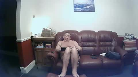 Snapshot of maxi_johnes chatting on 12.30.24 MAX online show from 12.30.24