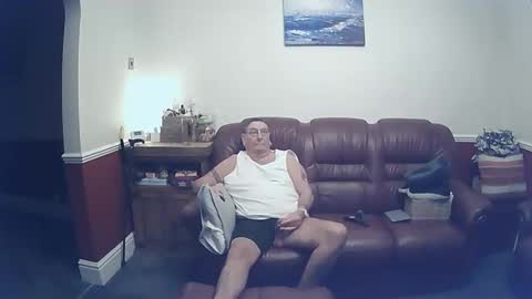 Snapshot of maxi_johnes chatting on 12.31.24 MAX online show from 12.31.24