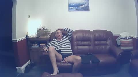 Snapshot of maxi_johnes chatting on 01.07.25 MAX online show from 01.07.25