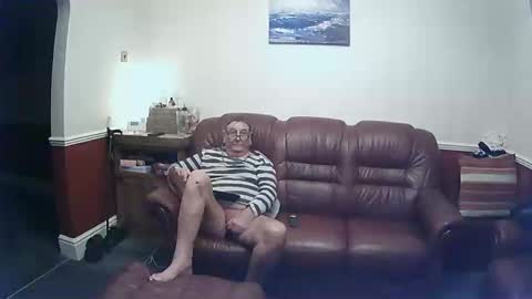 Snapshot of maxi_johnes chatting on 01.12.25 MAX online show from 01.12.25