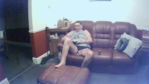 Snapshot of maxi_johnes chatting on 01.16.25 MAX online show from 01.16.25