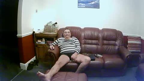 Snapshot of maxi_johnes chatting on 01.25.25 MAX online show from 01.25.25