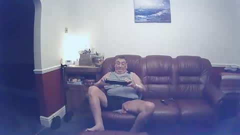 Snapshot of maxi_johnes chatting on 02.05.25 MAX online show from 02.05.25