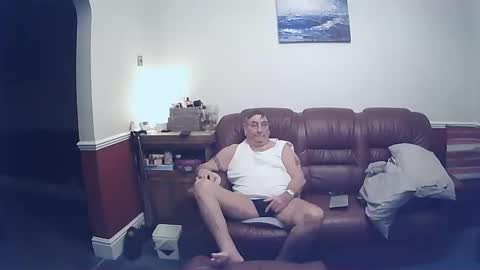 Snapshot of maxi_johnes chatting on 03.09.25 MAX online show from 03.09.25