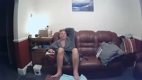 Snapshot of maxi_johnes chatting on 09.14.25 MAX online show from 09.14.25