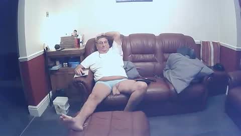 Snapshot of maxi_johnes chatting on 10.09.25 MAX online show from 10.09.25