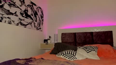 Snapshot of maxianomal chatting on 02.04.25 Max online show from 02.04.25