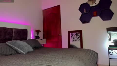 Snapshot of maxianomal chatting on 02.23.25 Max online show from 02.23.25