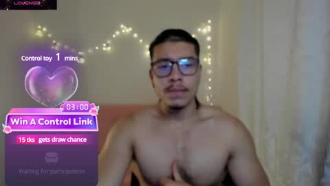 Snapshot of maxifit_ chatting on 01.09.25 Mikael online show from 01.09.25