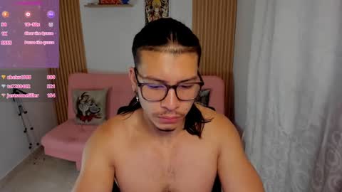 Snapshot of maxifit_ chatting on 02.05.25 Mikael online show from 02.05.25