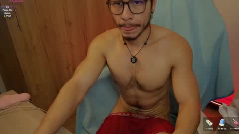 Snapshot of maxifit_ chatting on 02.03.26 Mikael online show from 02.03.26