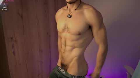 Snapshot of maxifit_ chatting on 03.02.26 Mikael online show from 03.02.26