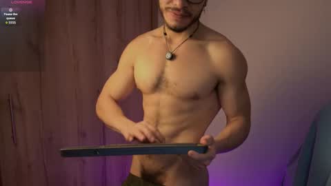 Snapshot of maxifit_ chatting on 03.14.26 Mikael online show from 03.14.26