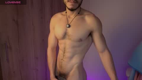 Snapshot of maxifit_ chatting on 03.16.26 Mikael online show from 03.16.26