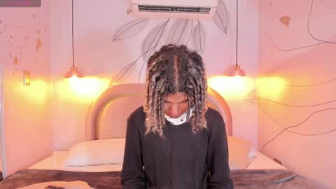 Snapshot of maxim_walker chatting on 02.02.25 maxim online show from 02.02.25