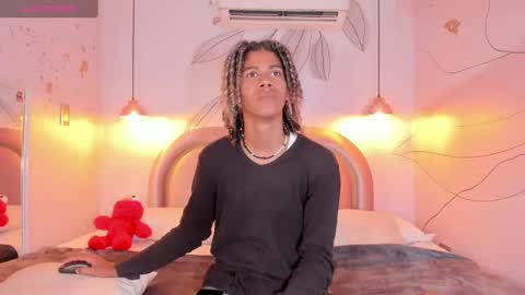 Snapshot of maxim_walker chatting on 02.03.25 maxim online show from 02.03.25