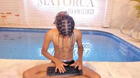 Snapshot of maxim_walker chatting on 02.22.25 maxim online show from 02.22.25