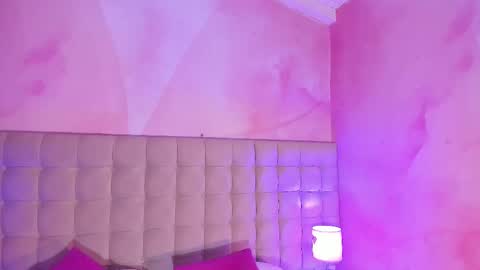 Snapshot of maxim_walker chatting on 10.04.25 maxim online show from 10.04.25