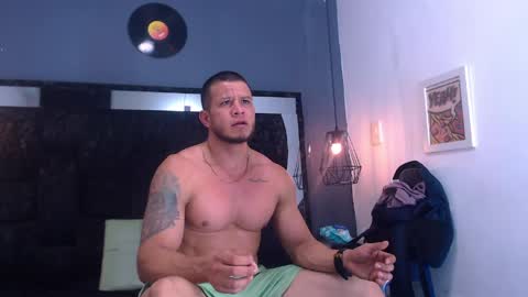 Snapshot of maximiliano_stronge chatting on 05.28.26 Maximiliano online show from 05.28.26
