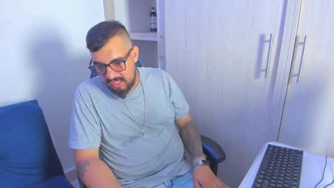 Snapshot of maximo_garcia75 chatting on 12.02.25 maximo_garcia75 online show from 12.02.25