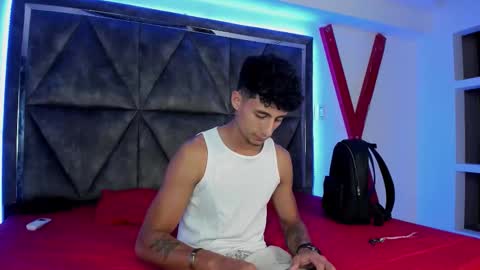 Snapshot of maximo_romano chatting on 10.21.25 Maximo online show from 10.21.25