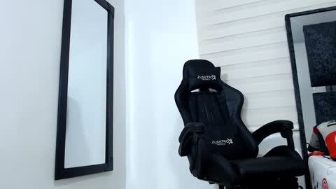 Maximo Sebastian online show from 01.27.25