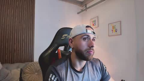 Snapshot of maximo_wolf1 chatting on 02.14.26 Maximo Wolf online show from 02.14.26