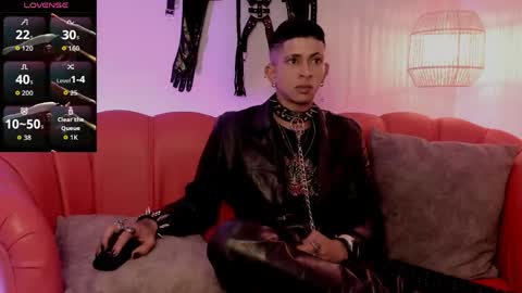 Snapshot of maximoking26 chatting on 04.07.26 MAXIMO online show from 04.07.26