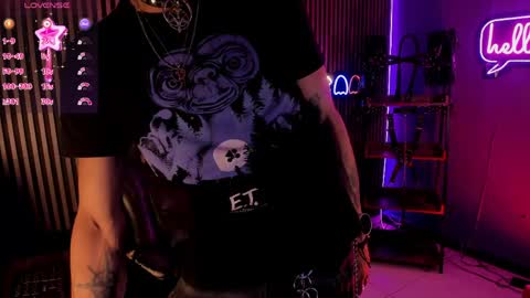 Snapshot of maximoking26 chatting on 04.12.26 MAXIMO online show from 04.12.26