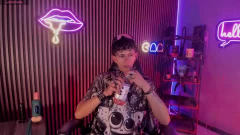 Snapshot of maximoking26 chatting on 04.15.26 MAXIMO online show from 04.15.26