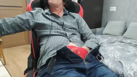 Snapshot of maximus3334 chatting on 03.12.25 maximus3334 online show from 03.12.25