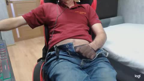 Snapshot of maximus3334 chatting on 09.25.25 maximus3334 online show from 09.25.25