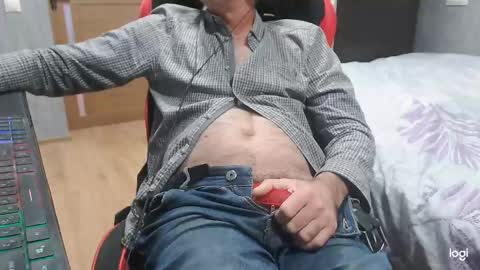 Snapshot of maximus3334 chatting on 09.29.25 maximus3334 online show from 09.29.25