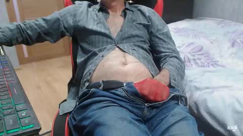 Snapshot of maximus3334 chatting on 10.08.25 maximus3334 online show from 10.08.25