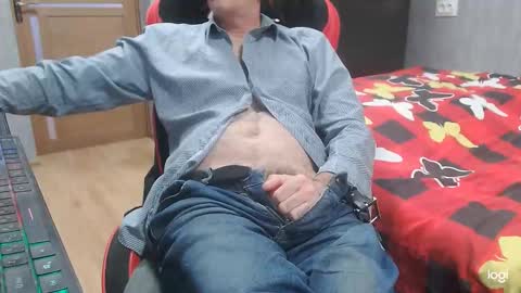 Snapshot of maximus3334 chatting on 10.30.25 maximus3334 online show from 10.30.25