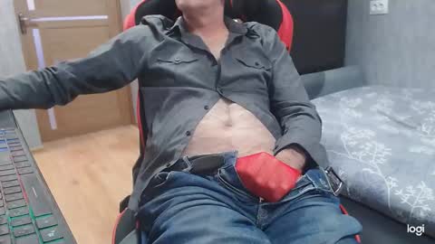 Snapshot of maximus3334 chatting on 11.06.25 maximus3334 online show from 11.06.25