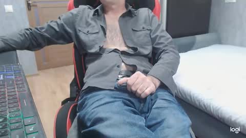 Snapshot of maximus3334 chatting on 11.28.25 maximus3334 online show from 11.28.25