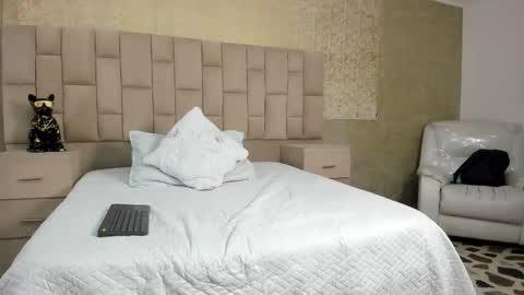 Snapshot of maximusdick1_ chatting on 10.19.25 Maximus online show from 10.19.25